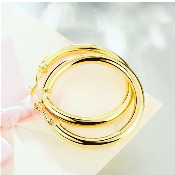 New Large 50 mm Light Weight Round Hoop Earrings - Picture 3 of 7